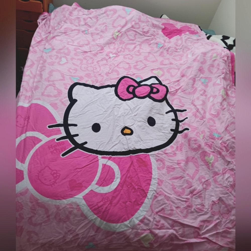 Hello kitty Comforter
